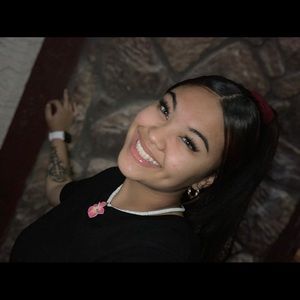 Meet your Posher, Desiree